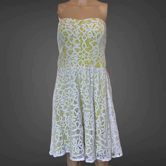 Guess Strapless Dress Size 14 Green White Knee Length Full Lace Stretch Lined - Picture 2 of 16